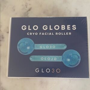 GLO jeans Blue Cryo Facial Roller